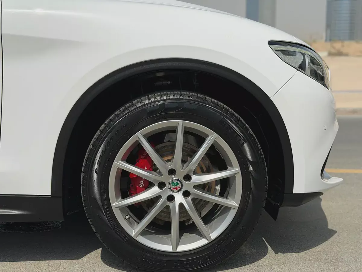 2019 Pristine Alfa Romeo Stelvio S | GCC Specs-3-3