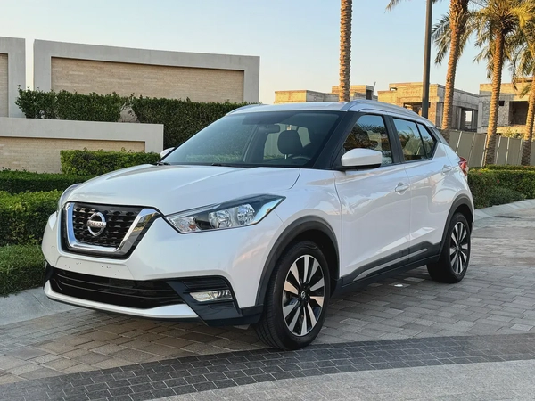 Nissan Kicks 2020 white Full Options// Clean Car