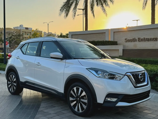 Nissan Kicks 2020 white Full Options// Clean Car