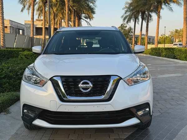 Nissan Kicks 2020 white Full Options// Clean Car