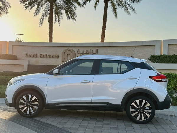 Nissan Kicks 2020 white Full Options// Clean Car