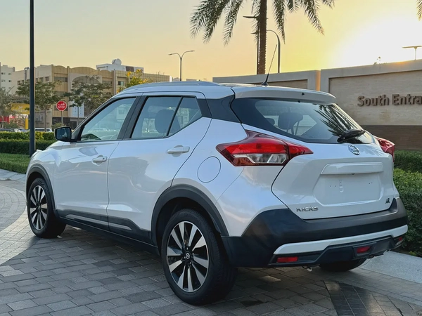 Nissan Kicks 2020 white Full Options// Clean Car