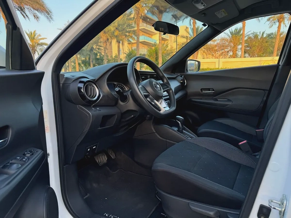 Nissan Kicks 2020 white Full Options// Clean Car