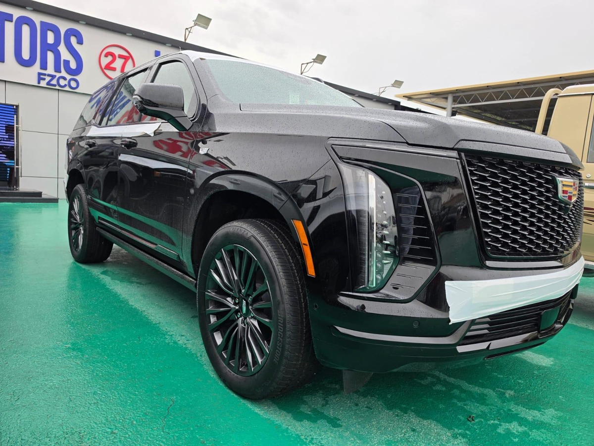 Cadillac Escalade 6.2L Sport Platinum VIP 2026-7-7