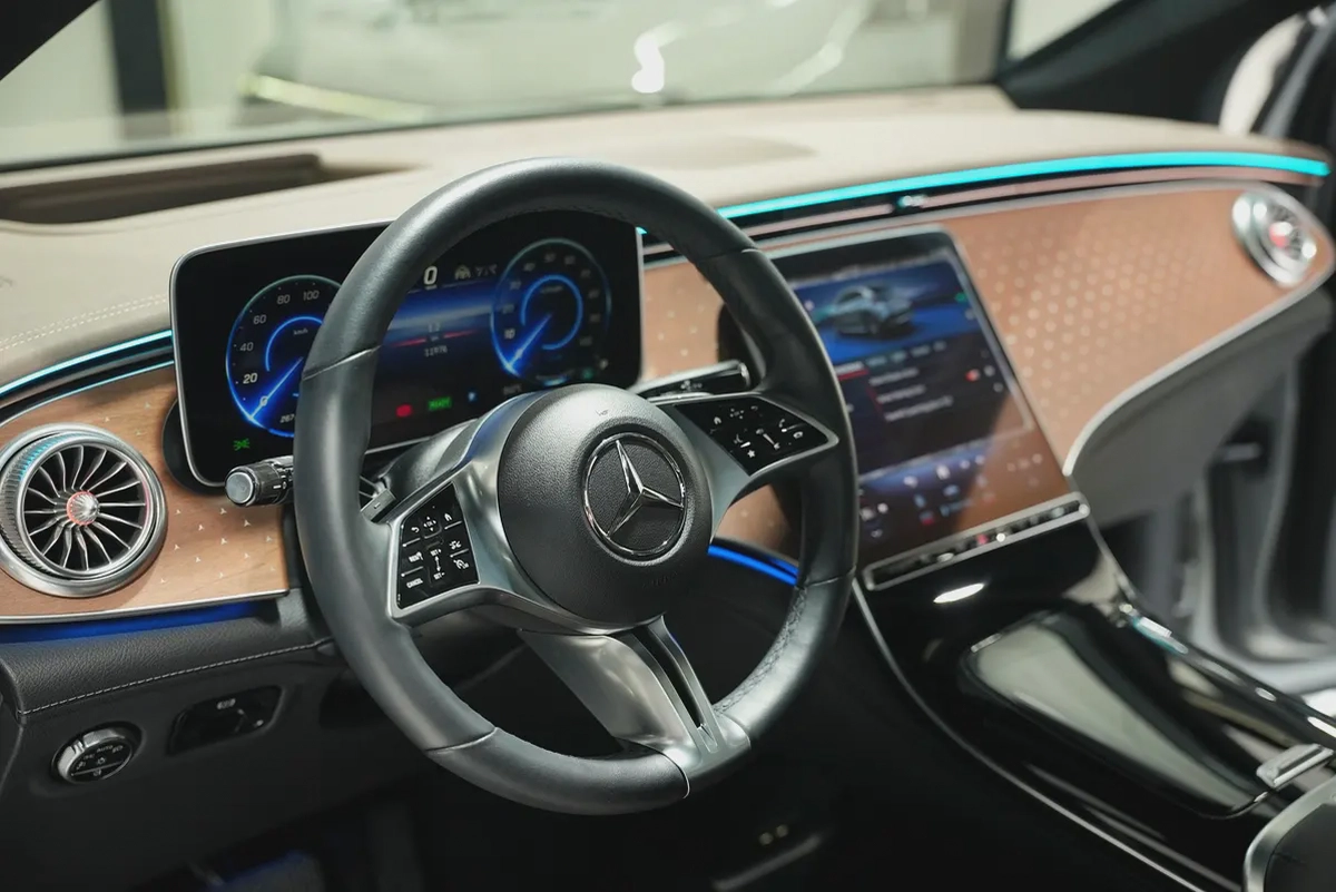 2023 Mercedes-Benz EQE 350+ | GCC Specs | Pristine Condition-1-1
