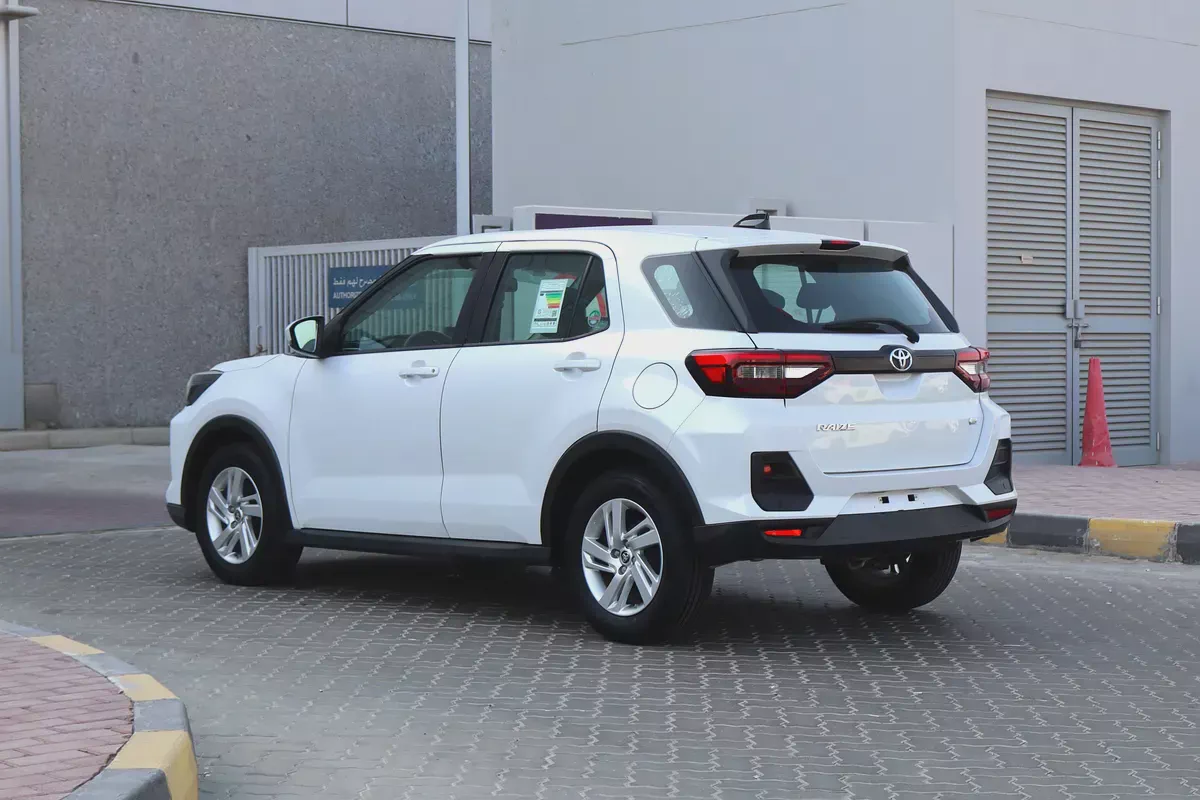 Toyota Raize 2023 G GCC Specs-14-14