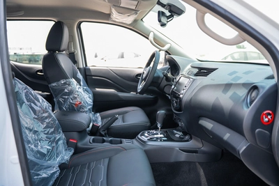 NISSAN NAVARA 2.5 DIESEL PRO4X 4X4 AT 2025-20