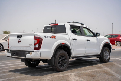 NISSAN NAVARA 2.5 DIESEL PRO4X 4X4 AT 2025-10
