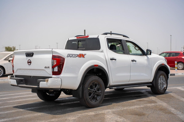 NISSAN NAVARA 2.5 DIESEL PRO4X 4X4 AT 2025