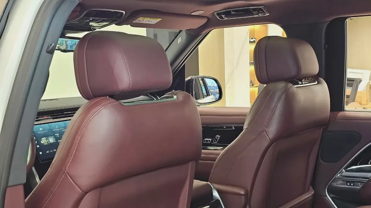 RANGE ROVER - VOGUE - HSE P400 - V6 CYLNDERS - 2023 MODEL - GCC SPECS - 103,000KM-12-12