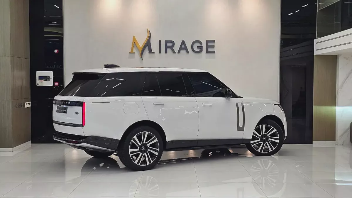 RANGE ROVER - VOGUE - HSE P400 - V6 CYLNDERS - 2023 MODEL - GCC SPECS - 103,000KM-16-16