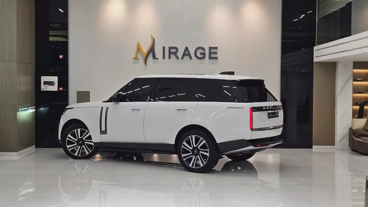 RANGE ROVER - VOGUE - HSE P400 - V6 CYLNDERS - 2023 MODEL - GCC SPECS - 103,000KM-17-17