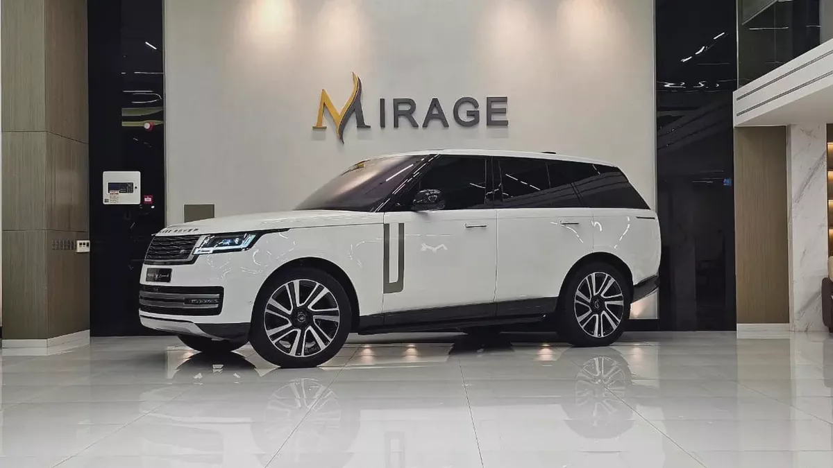 RANGE ROVER - VOGUE - HSE P400 - V6 CYLNDERS - 2023 MODEL - GCC SPECS - 103,000KM-19-19