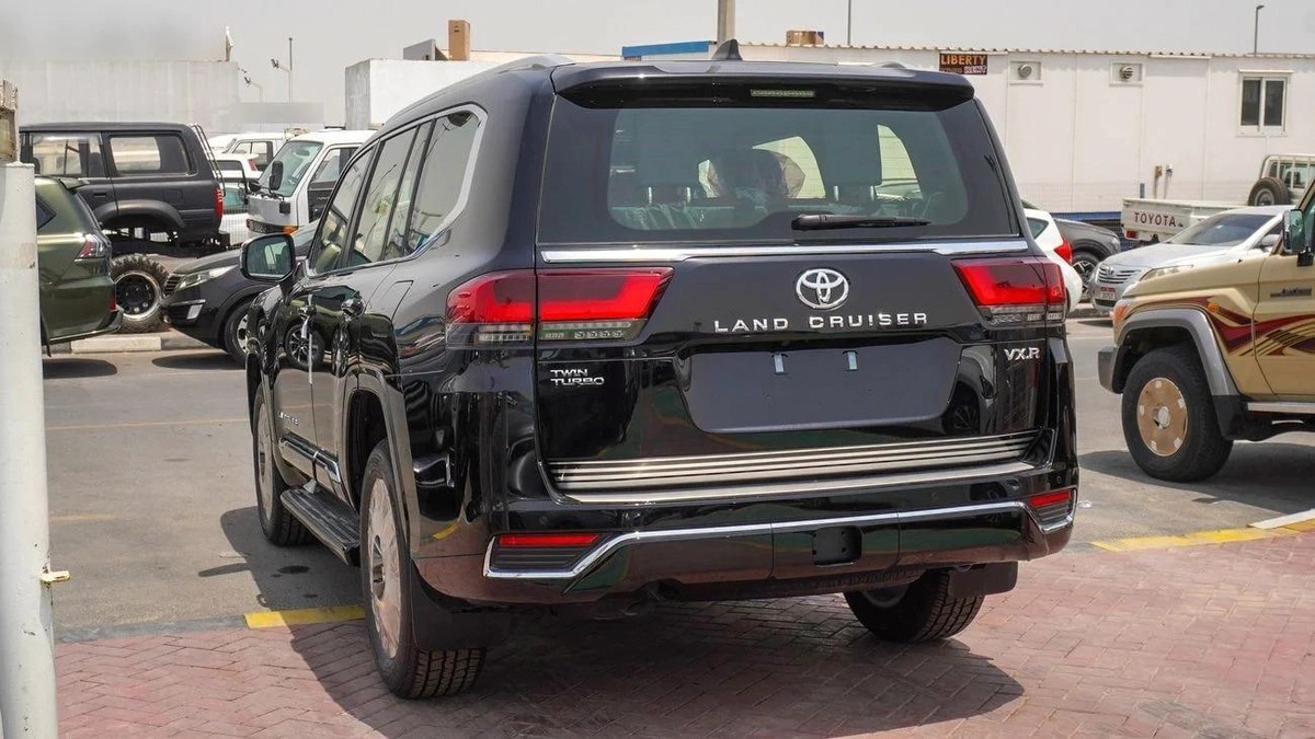 Toyota Land Cruiser VXR TWIN TURBO 3.5L V6
