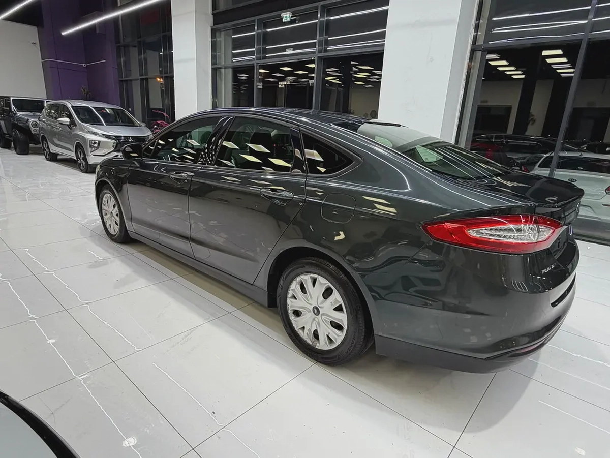 Ford Fusion SE 2017 GCC Specs-4-4