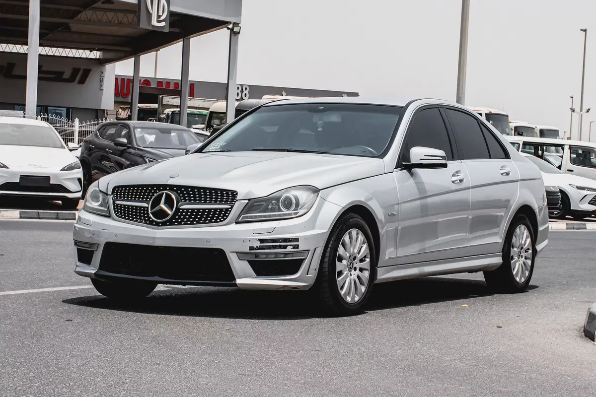 2009 Mercedes-Benz C-Class C250 | Japanese Specs | Pristine Condition-2-2