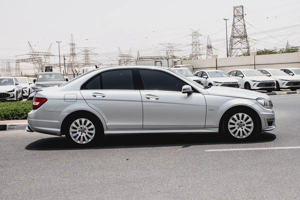 2009 Mercedes-Benz C-Class C250 | Japanese Specs | Pristine Condition-3-3