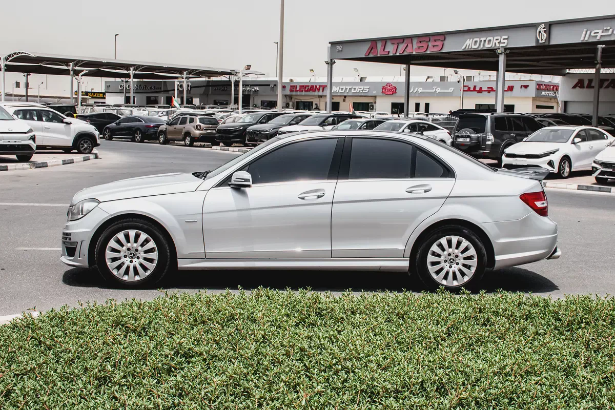 2009 Mercedes-Benz C-Class C250 | Japanese Specs | Pristine Condition-4-4