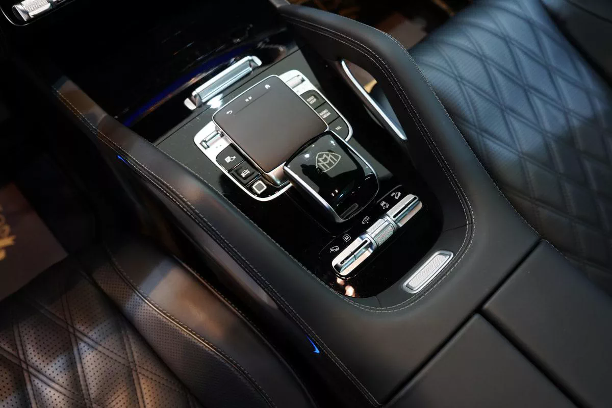 Mercedes-Benz Maybach GLS 600 Night Series-3-3