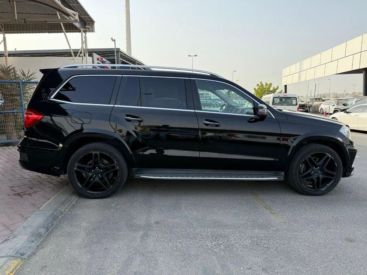 Mercedes Benz GL550-3-0