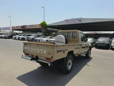 Toyota Land Cruiser 70 Series LC 76 70th Anniversary 2022 GCC Specs-4