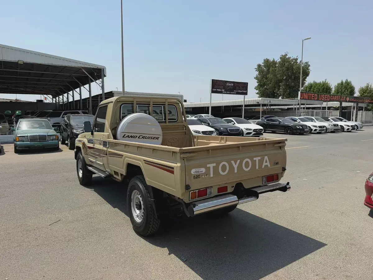 Toyota Land Cruiser 70 Series LC 76 70th Anniversary 2022 GCC Specs-5-5