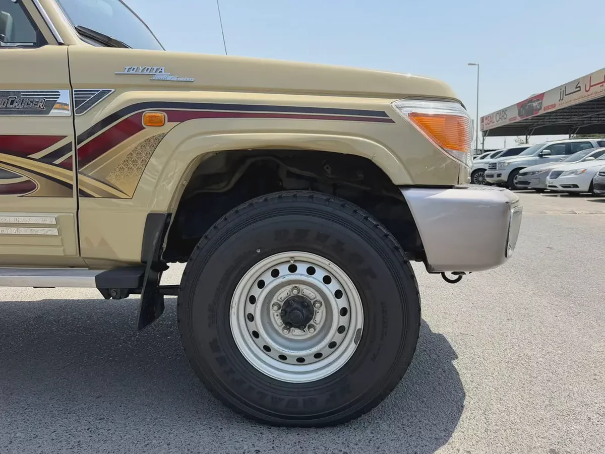 Toyota Land Cruiser 70 Series LC 76 70th Anniversary 2022 GCC Specs-6-6