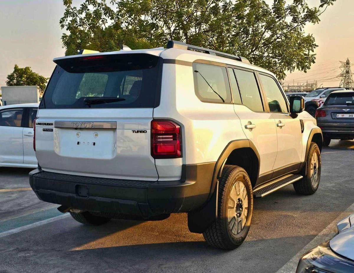 Toyota Prado VXR ALL ROUNDER TURBO STD / 2.8L DIESEL V4 / SUNROOF / COOL BOX (CODE # P28AR2)-4-0