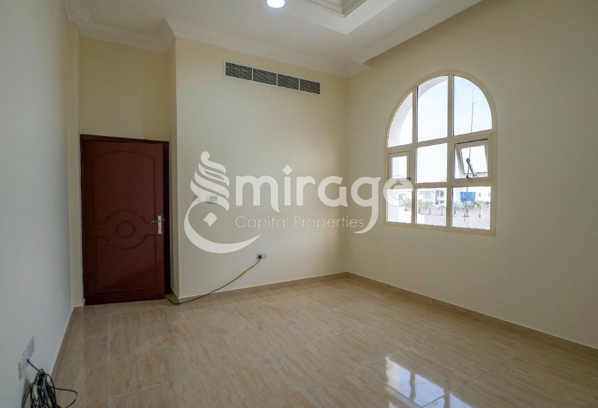 Spacious 4BR Villa | Huge Plot | Vacant | MBZ