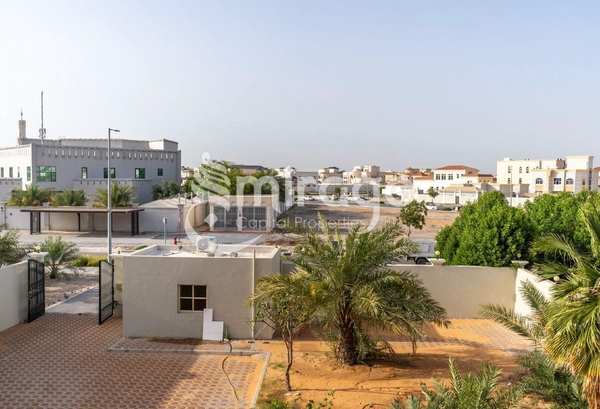Spacious 4BR Villa | Huge Plot | Vacant | MBZ