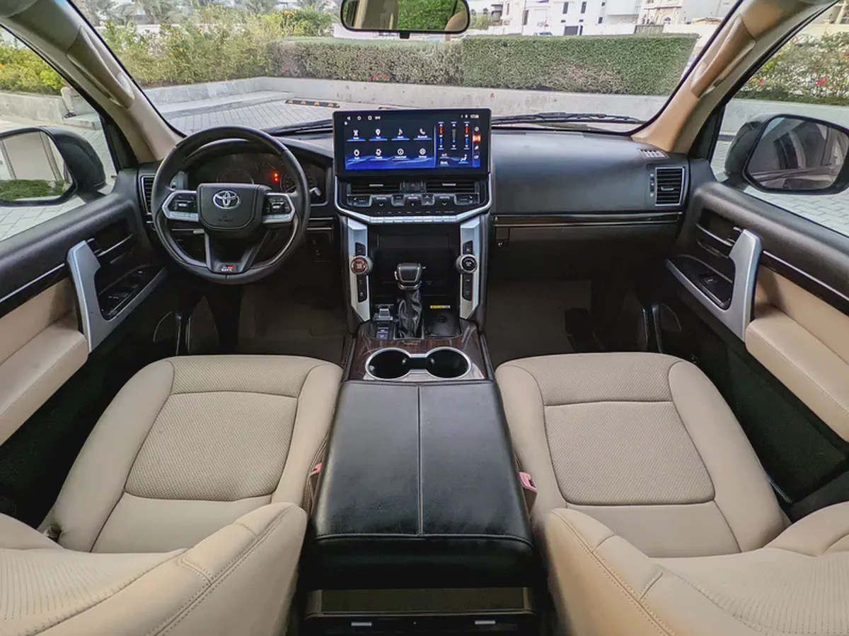 TOYOTA LAND CRUISER 2009 FACELIFTED 2025 WITH INTERIOR AND EXTERIOR GCC IN EXCELLENT CONDITION-2-2