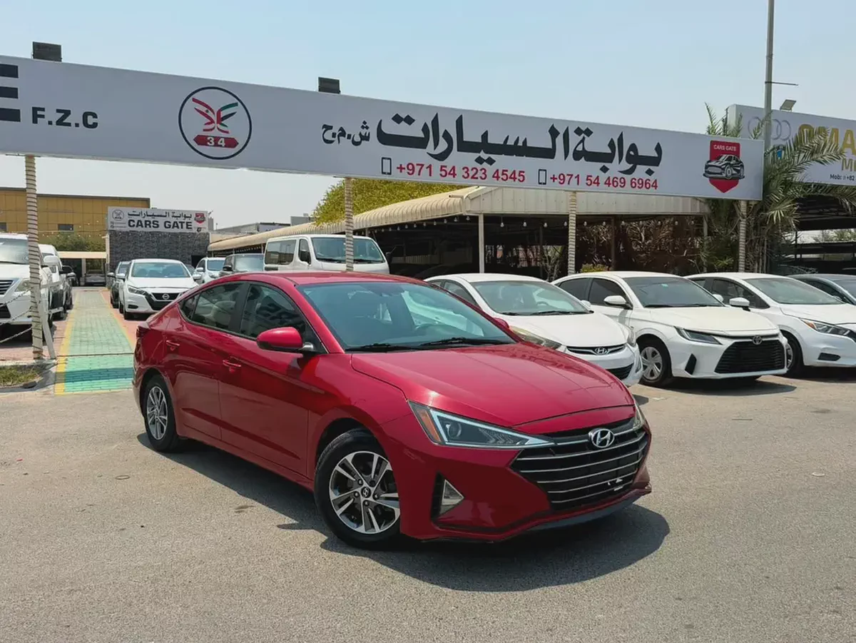HYUNDAI ELANTRA SE