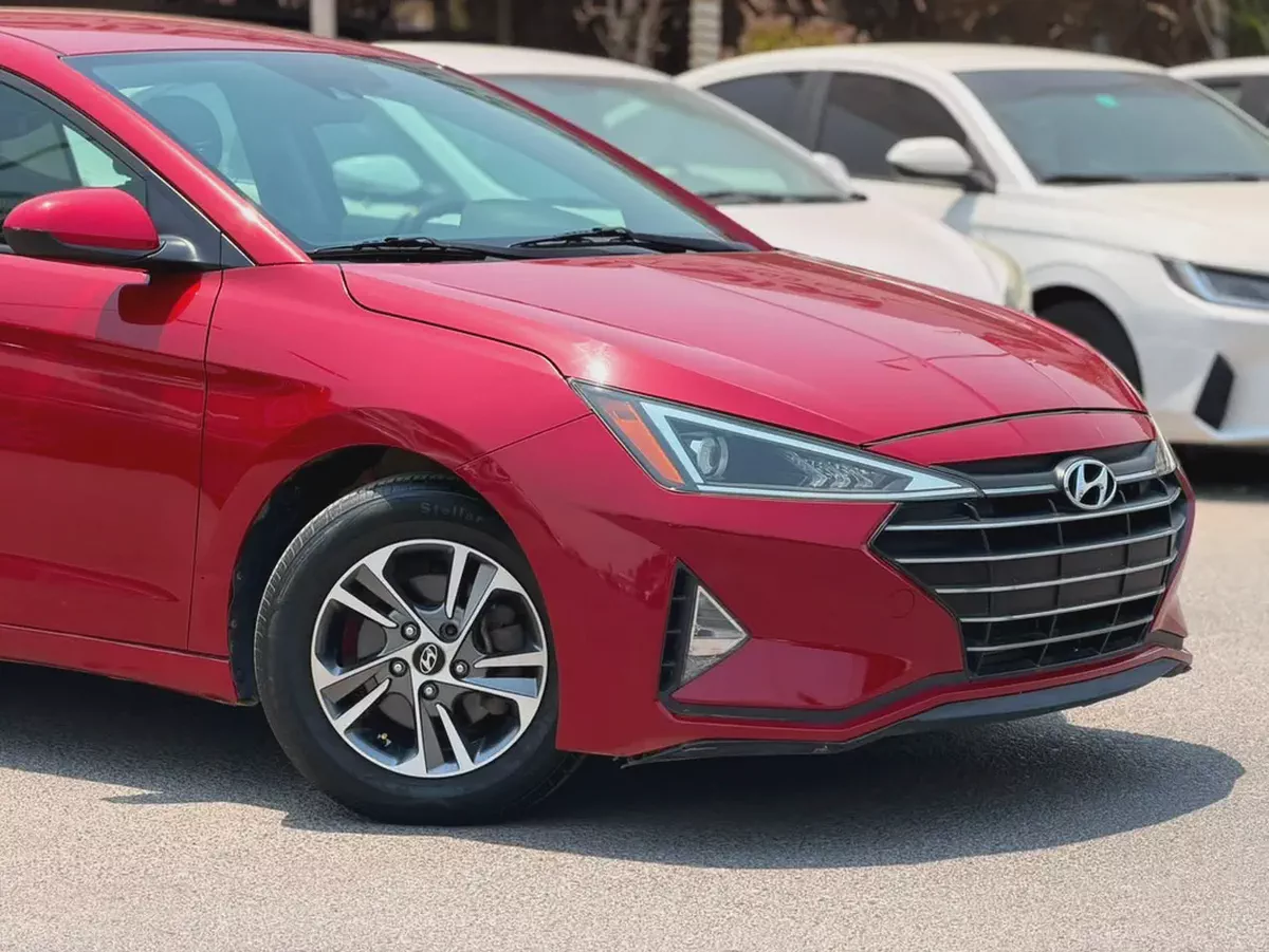 HYUNDAI ELANTRA SE-1-1