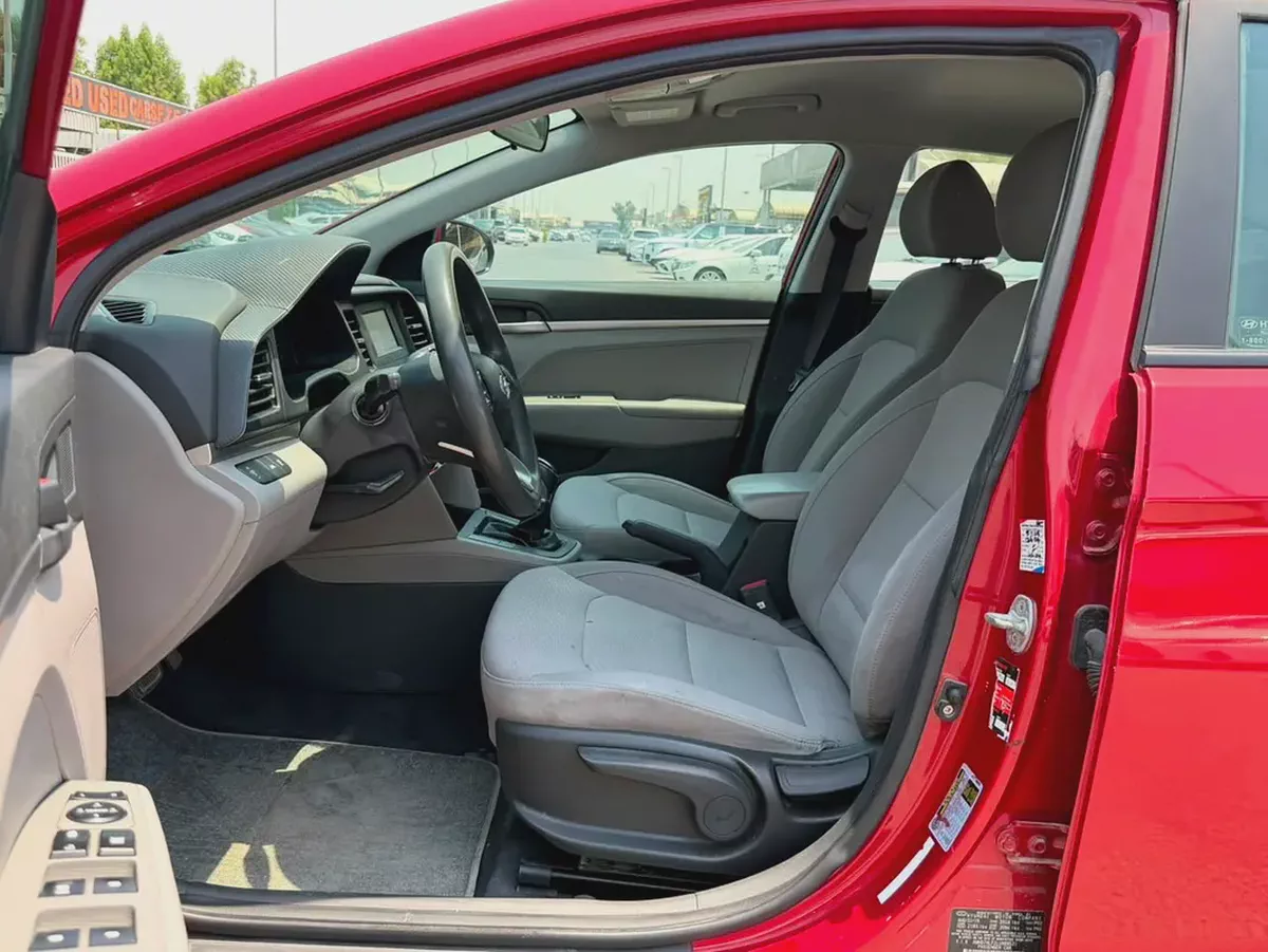 HYUNDAI ELANTRA SE-6-6
