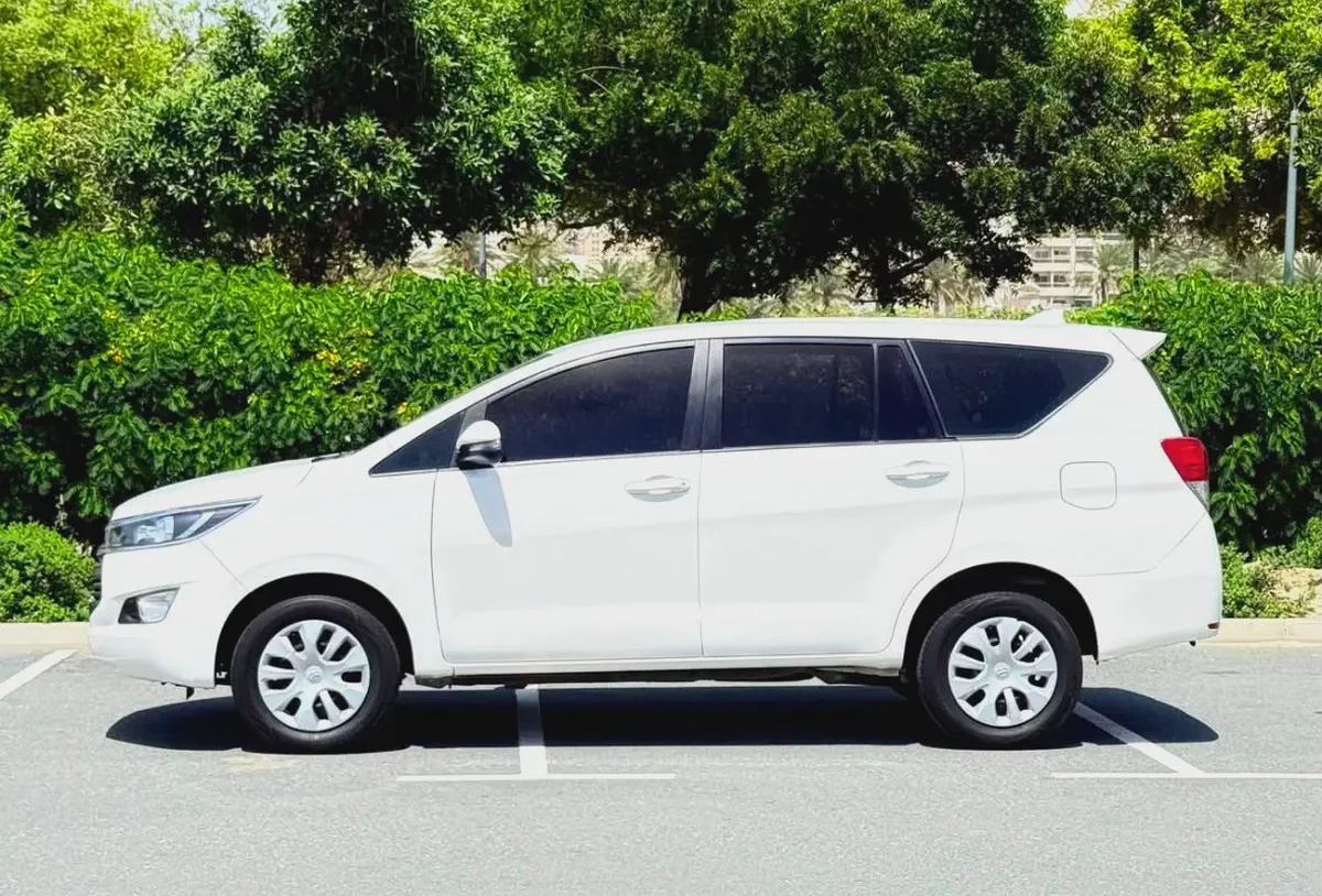 Toyota Innova SE+ Cash, Bank finance  | Low Mileage-3-3
