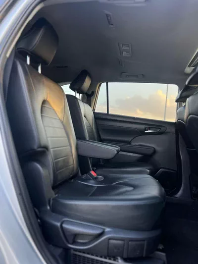 Toyota Highlander GLE HEV 2023 Toyota Highlander Hybrid Full Option - 2.5L V4 - AWD 4x4 - Rear Camera - Sunroof - Leather s-17