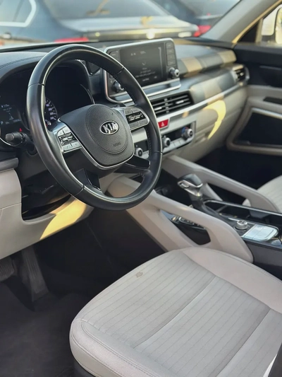 Kia Telluride EX | 2020 | GCC | 133,000 km | White / Grey | 7 Seater-12