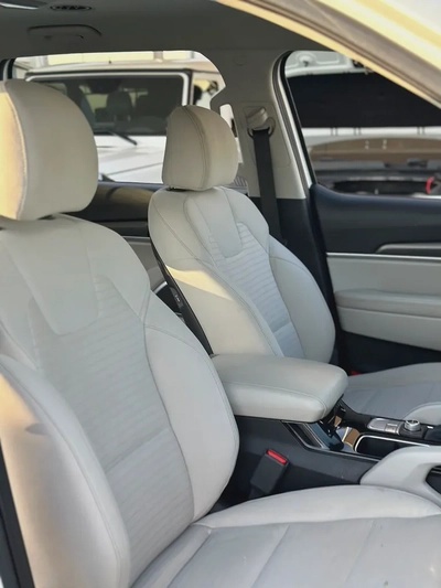 Kia Telluride EX | 2020 | GCC | 133,000 km | White / Grey | 7 Seater-13