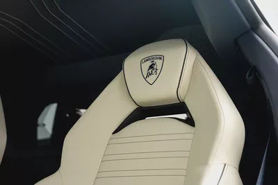 2024 LAMBORGHINI REVUELTO – FULL CARBON FIBER, STUNNING SPEC, MAIN DEALER WARRANTY  SERVICE-12