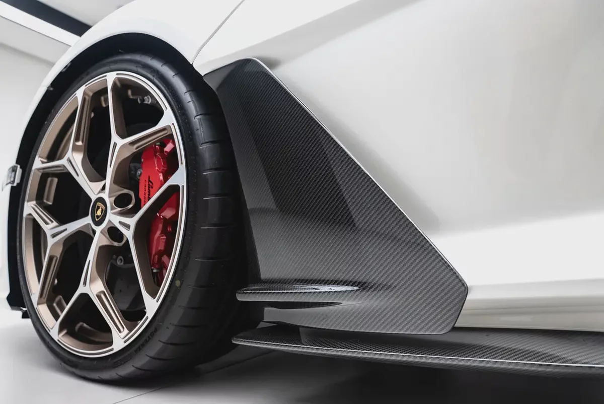 2024 LAMBORGHINI REVUELTO – FULL CARBON FIBER, STUNNING SPEC, MAIN DEALER WARRANTY  SERVICE-15-15