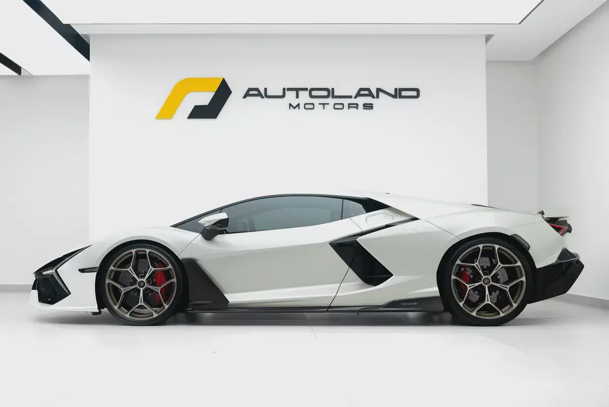2024 LAMBORGHINI REVUELTO – FULL CARBON FIBER, STUNNING SPEC, MAIN DEALER WARRANTY  SERVICE-2-2