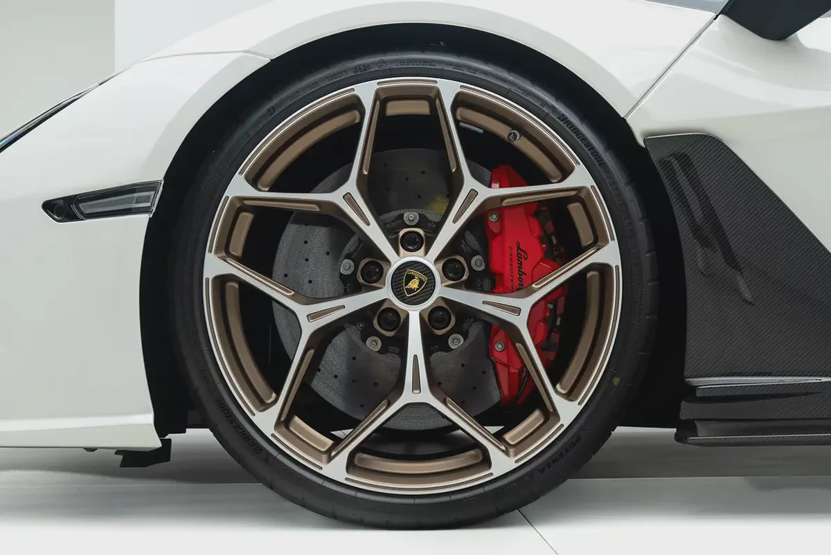 2024 LAMBORGHINI REVUELTO – FULL CARBON FIBER, STUNNING SPEC, MAIN DEALER WARRANTY  SERVICE-5-5