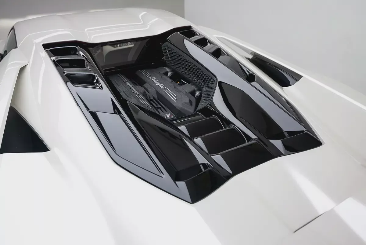 2024 LAMBORGHINI REVUELTO – FULL CARBON FIBER, STUNNING SPEC, MAIN DEALER WARRANTY  SERVICE-6-6