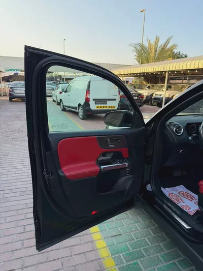 2021 Mercedes-Benz GLB 250 - Premium SUV-5
