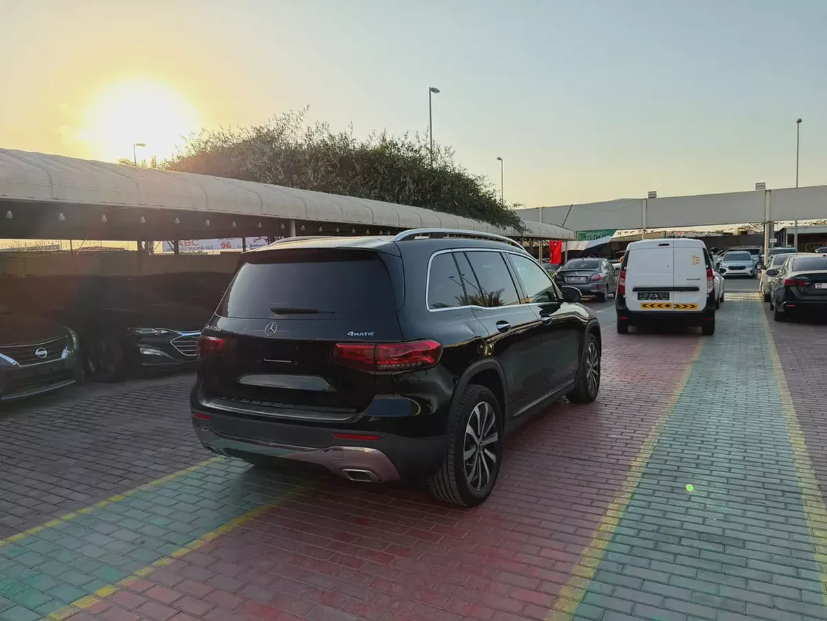 2021 Mercedes-Benz GLB 250 - Premium SUV-3-3