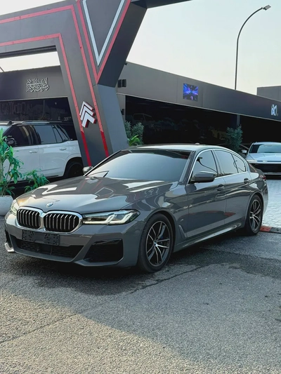 BMW 5-Series 520i 2022 Korean Specs - Pristine Condition-1