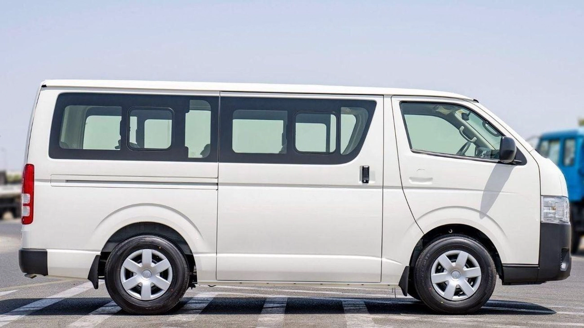 Toyota Hiace DLS - STD ROOF HIACE 2.5L STANDER SETER DIESEL 2025-4-0