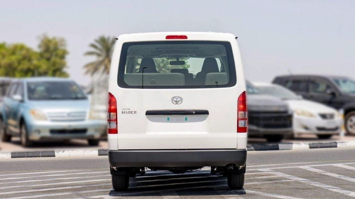 Toyota Hiace DLS - STD ROOF HIACE 2.5L STANDER SETER DIESEL 2025-7-0