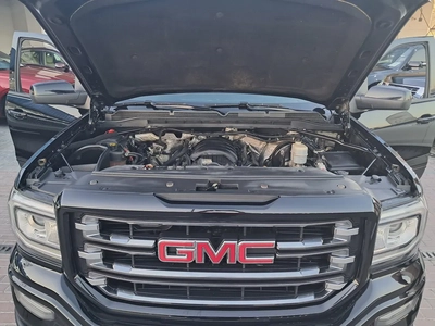 GMC Sierra Pick-up V8 Gcc Specs Accident Free Original Paint Very Well Maintained No Any Issue-17