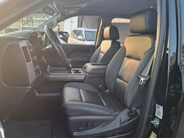 GMC Sierra Pick-up V8 Gcc Specs Accident Free Original Paint Very Well Maintained No Any Issue